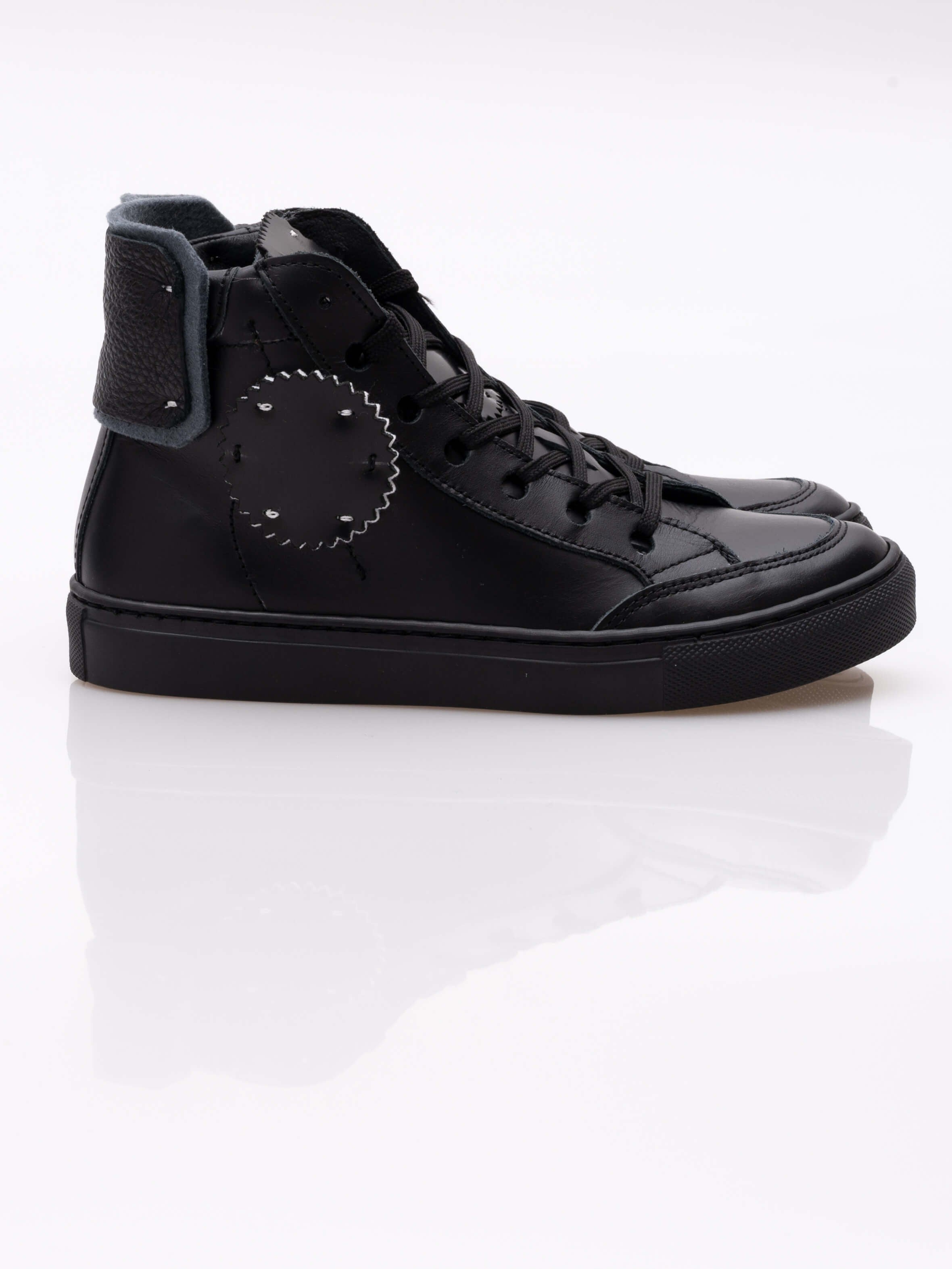 Round black - Flashes-shoes